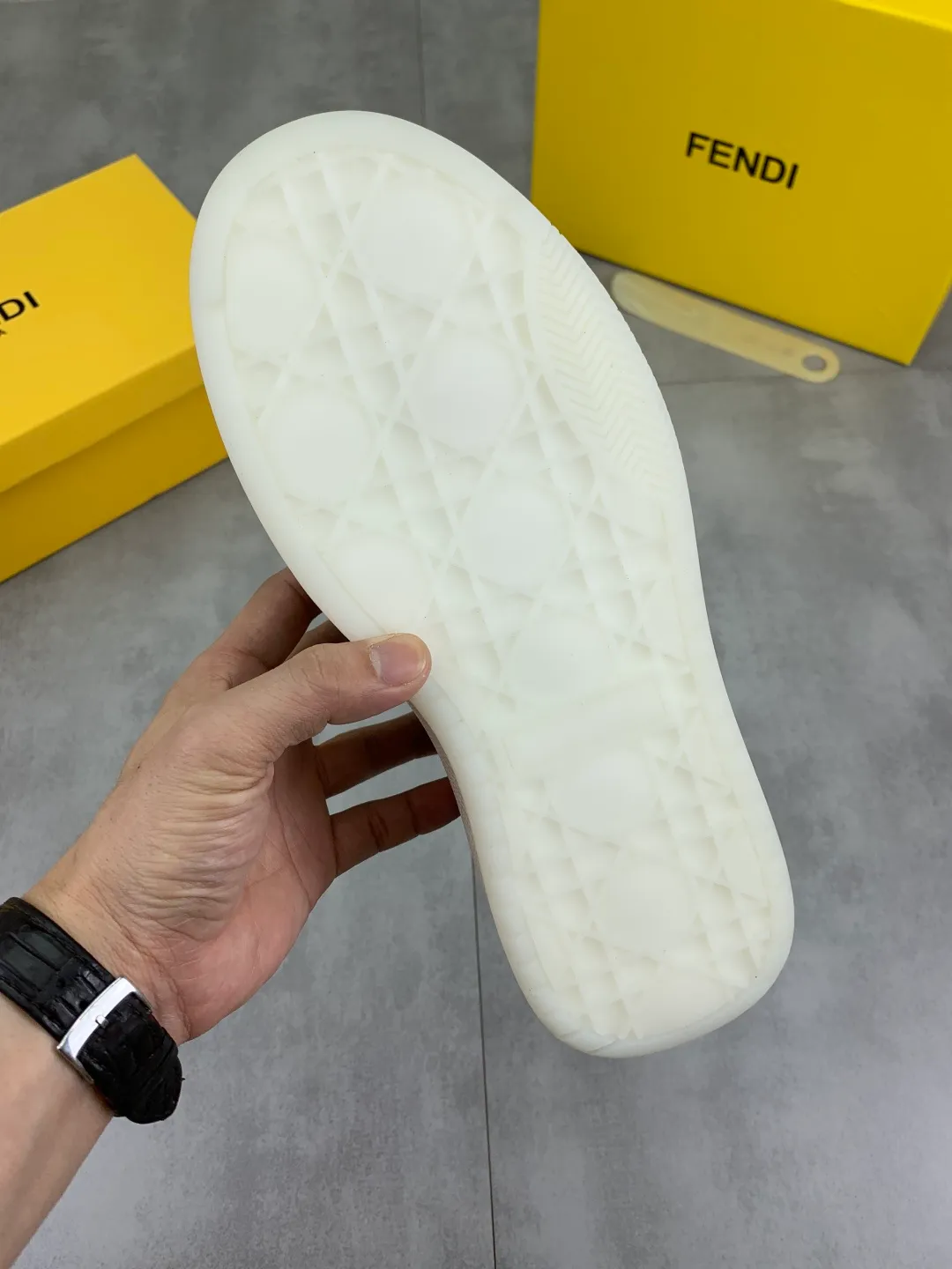 ​Men's shoes 💰P420💰[New style] Little Monster 🆘 New FENDI (Fendi) New style 🕶️🕶️Simple routing effect, showing an elegant and cool driving shoe 🎬Using imported calfskin + first-layer pigskin lining🐂Excellent material🎬Detailed workmanship 🤗Comfortable foot feel➰➰. ​Pair it with any outfit to show your taste and temperament, low-key luxury ♻️Design ​simple and elegant ​noble and fashionable 🍃​Very loved and favored by trendy men 💓❤️size: 38-44 (45 customized) 3️⃣colors available